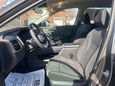 Used 2023 Nissan Rogue SV image 15