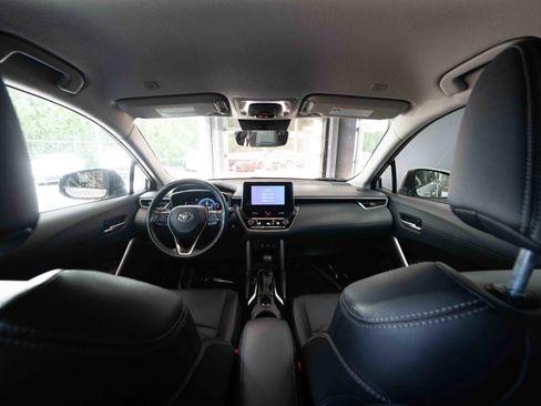 Used 2024 Toyota Corolla Cross XLE FWD image 19