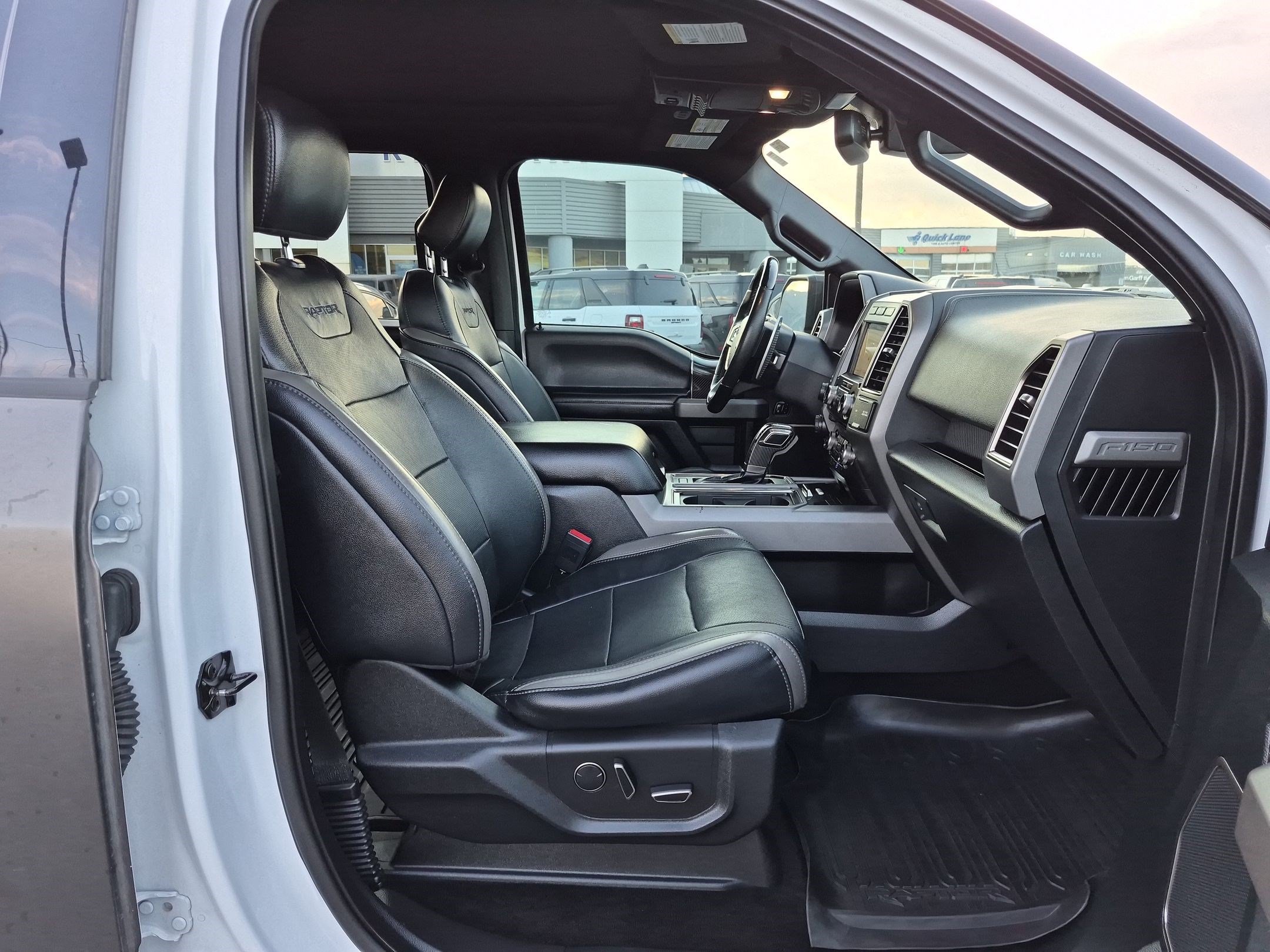 Used 2018 Ford F150 Raptor w/ Equipment Group 802A Luxury AWD/4WD image 33
