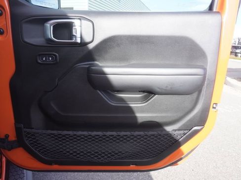 Used 2019 Jeep Wrangler Sport S image 21