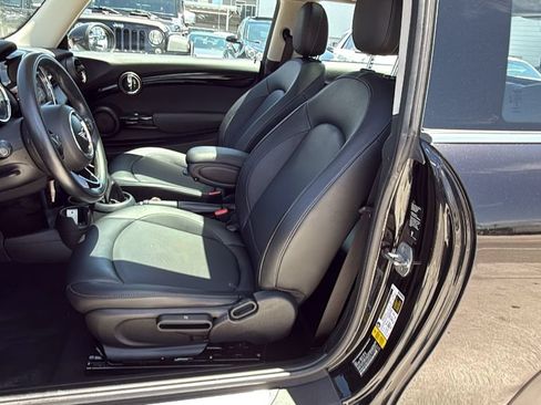 Used 2019 MINI Cooper 2-Door Hardtop FWD image 23