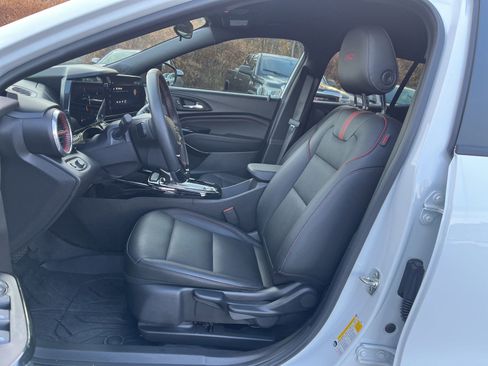 Certified 2025 Chevrolet Trax RS image 13