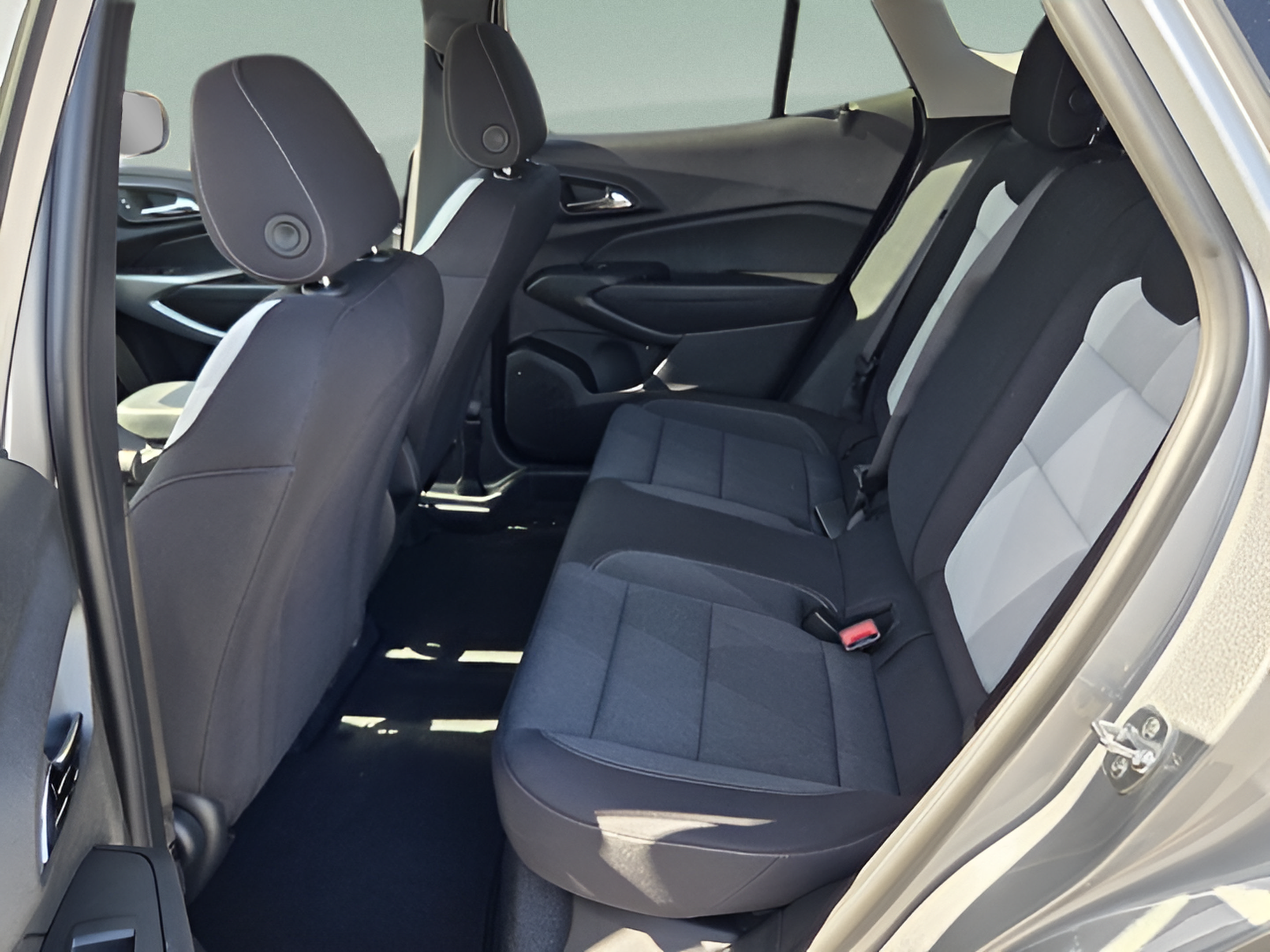 New 2026 Chevrolet Trax LS w/ LS Convenience Package FWD image 11