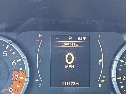 Used 2016 Jeep Renegade Latitude w/ Cold Weather Group image 19