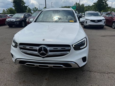 Used 2021 Mercedes-Benz GLC 300 4MATIC image 2
