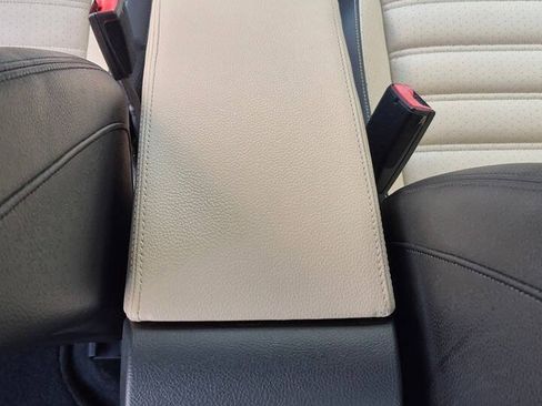 Used 2010 Volkswagen CC Sport FWD image 33