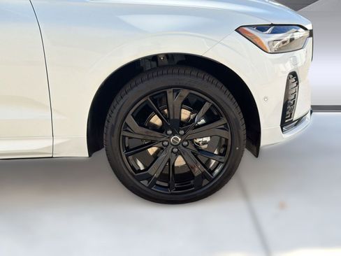 New 2026 Volvo XC60 B5 Ultra w/ Climate Package AWD/4WD image 11