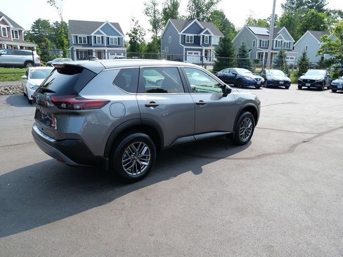 Used 2023 Nissan Rogue S AWD/4WD image 7