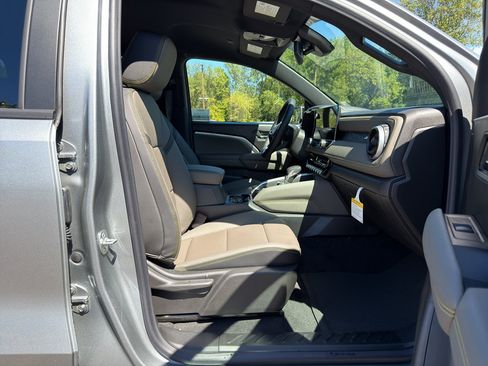 New 2026 Chevrolet Colorado ZR2 w/ Technology Package AWD/4WD image 14
