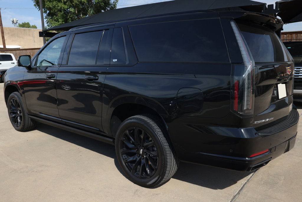 Used 2025 Cadillac Escalade ESV Sport Platinum AWD/4WD image 7
