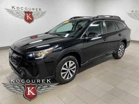 Used 2023 Subaru Outback Premium AWD/4WD image 3