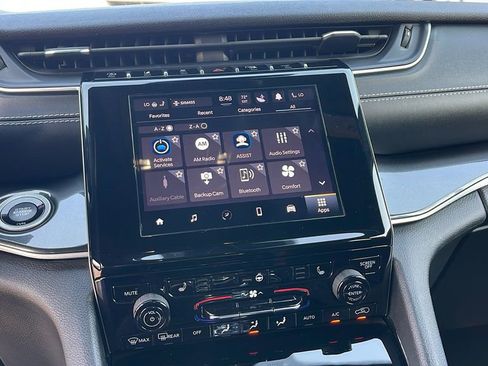 Used 2023 Jeep Grand Cherokee Altitude image 18