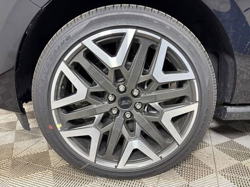 New 2026 Ford Expedition Platinum w/ Platinum Ultimate Package AWD/4WD image 11