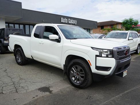 Used 2025 Nissan Frontier SV RWD image 4