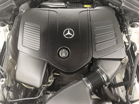 Used 2024 Mercedes-Benz GLC 300 4MATIC image 25