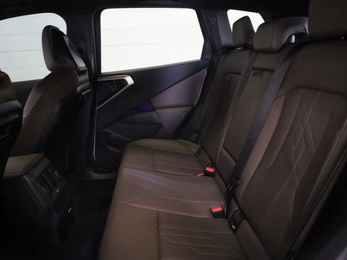 Used 2025 BMW X3 xDrive30i w/ Premium Package image 32