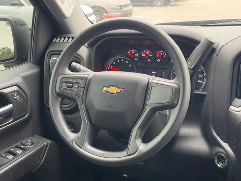 Used 2025 Chevrolet Silverado 1500 Custom image 12
