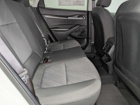 Used 2024 Kia Seltos LX AWD/4WD image 37