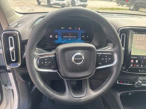 Used 2023 Volvo XC40 B5 Plus w/ Climate Package AWD/4WD image 12