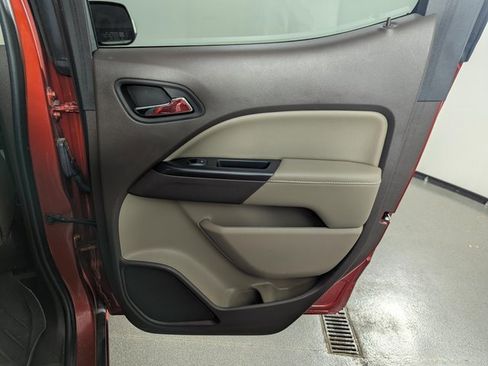 Used 2016 GMC Canyon SLT w/ Driver Alert Package image 18