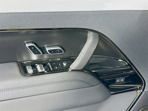 Used 2025 Land Rover Range Rover Sport SV Edition Two image 18