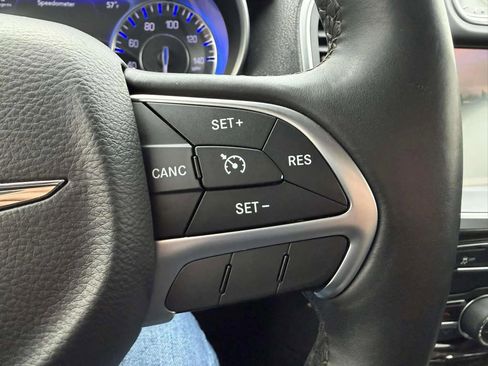 Used 2016 Chrysler 300 C image 25