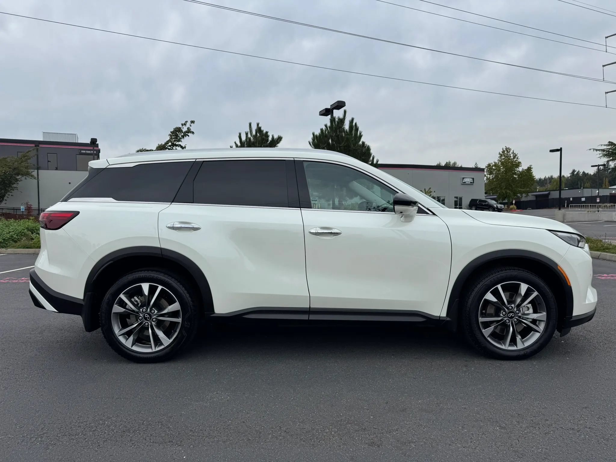 Used 2023 INFINITI QX60 Luxe w/ Vision Package AWD/4WD image 10