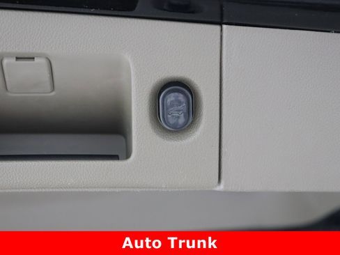 Used 2016 GMC Yukon SLT w/ Open Road Package image 38