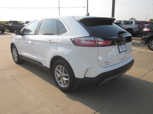 Used 2024 Ford Edge SEL AWD/4WD image 4