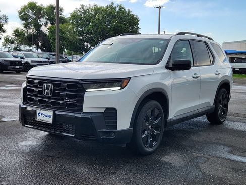 New 2026 Honda Pilot Black Edition image 4