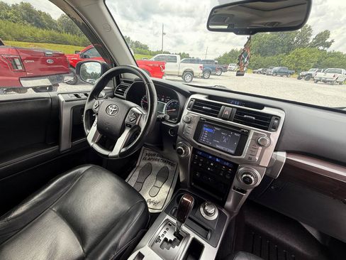 Used 2014 Toyota 4Runner Limited AWD/4WD image 7