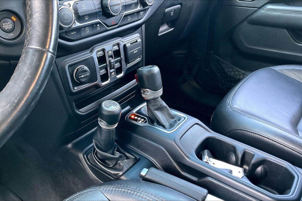 Used 2019 Jeep Wrangler Unlimited Sahara AWD/4WD image 11