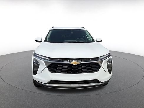 Used 2025 Chevrolet Trax LT image 4