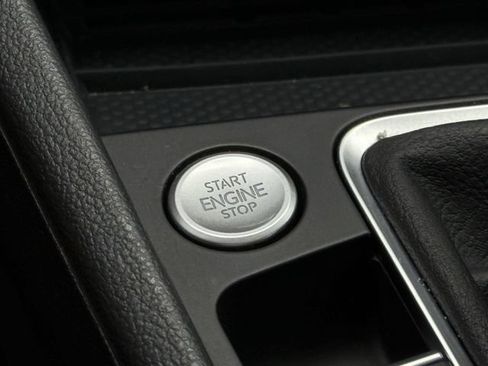 Used 2026 Volkswagen Jetta SE FWD image 21