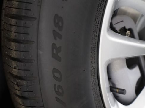 New 2026 Chrysler Pacifica Select image 30