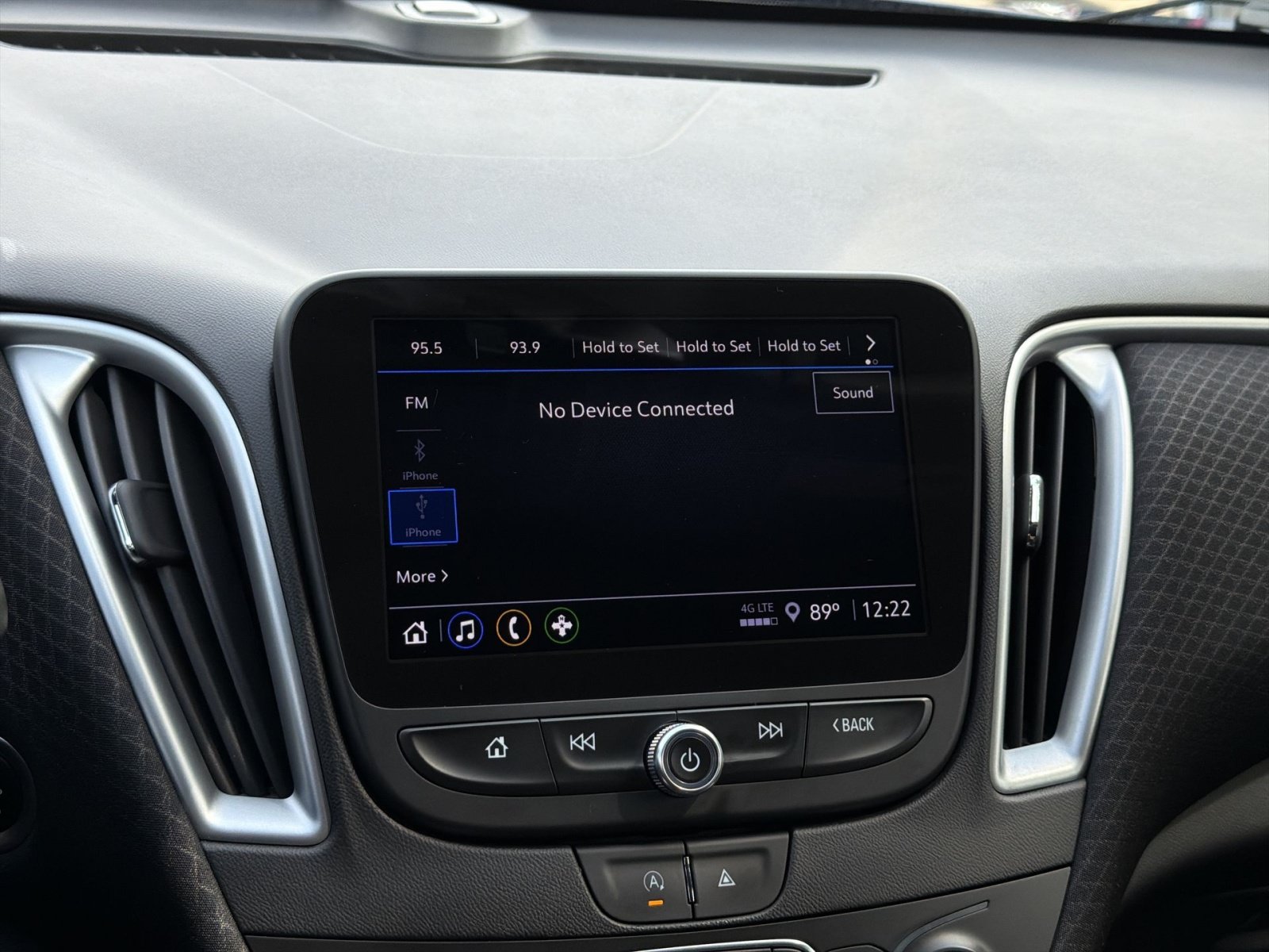 Used 2023 Chevrolet Malibu LS FWD image 18