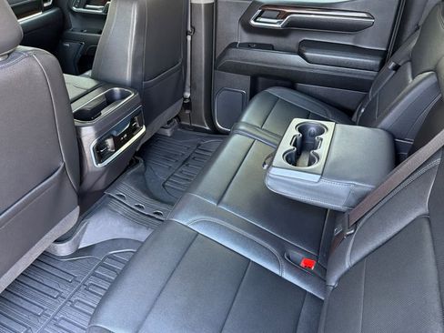 Used 2024 GMC Sierra 1500 SLT AWD/4WD image 4