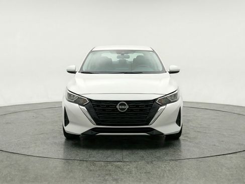 Used 2025 Nissan Sentra SV image 2