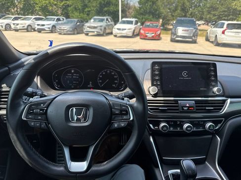 Used 2018 Honda Accord Sport image 18