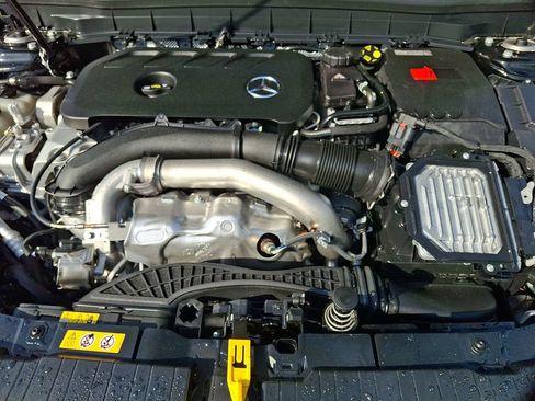 Used 2025 Mercedes-Benz GLB 250 4MATIC image 27