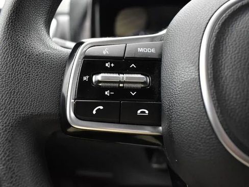 Used 2023 Kia Sorento LX image 24