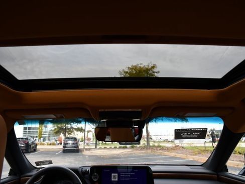 Certified 2025 Lexus ES 300h w/ Premium Package image 29