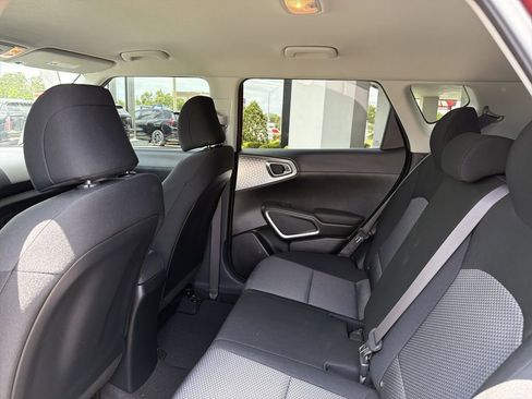 Used 2022 Kia Soul LX FWD image 17