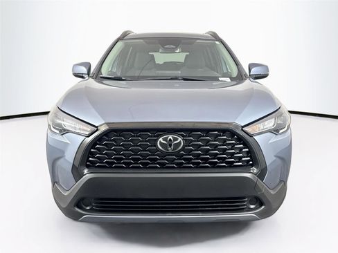 Certified 2023 Toyota Corolla Cross LE image 3