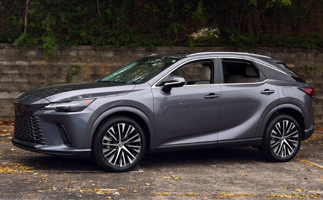 Certified 2023 Lexus RX 350 Premium Plus w/ Cold Area Package AWD/4WD image 13