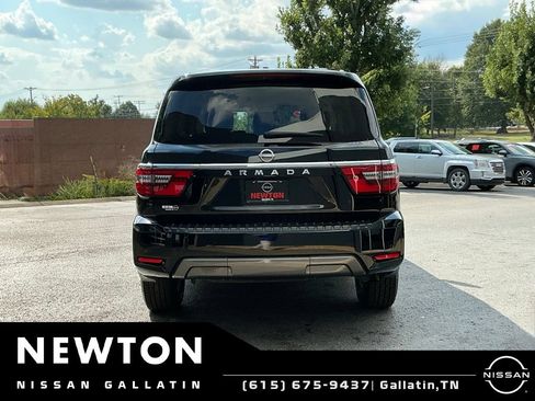Used 2021 Nissan Armada SV RWD image 5