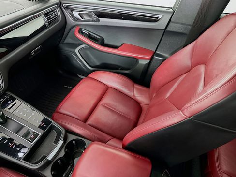 Used 2023 Porsche Macan S AWD/4WD image 25