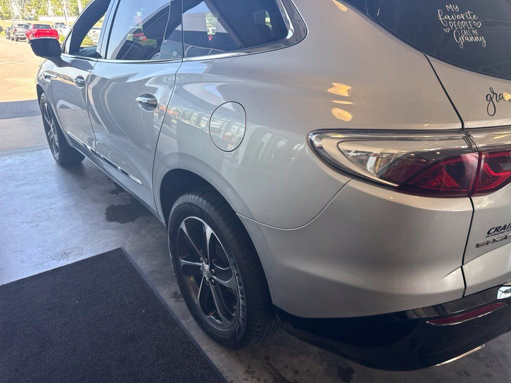 Used 2022 Buick Enclave Essence w/ Sport Touring Edition FWD image 5