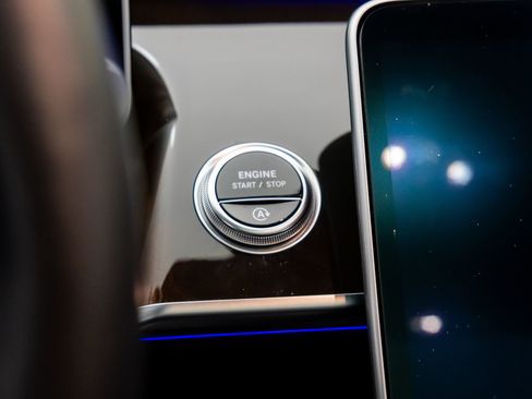 Certified 2023 Mercedes-Benz S 580 4MATIC Sedan image 23