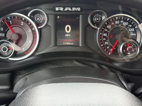 Used 2022 RAM 3500 Tradesman w/ Chrome Appearance Group AWD/4WD image 17